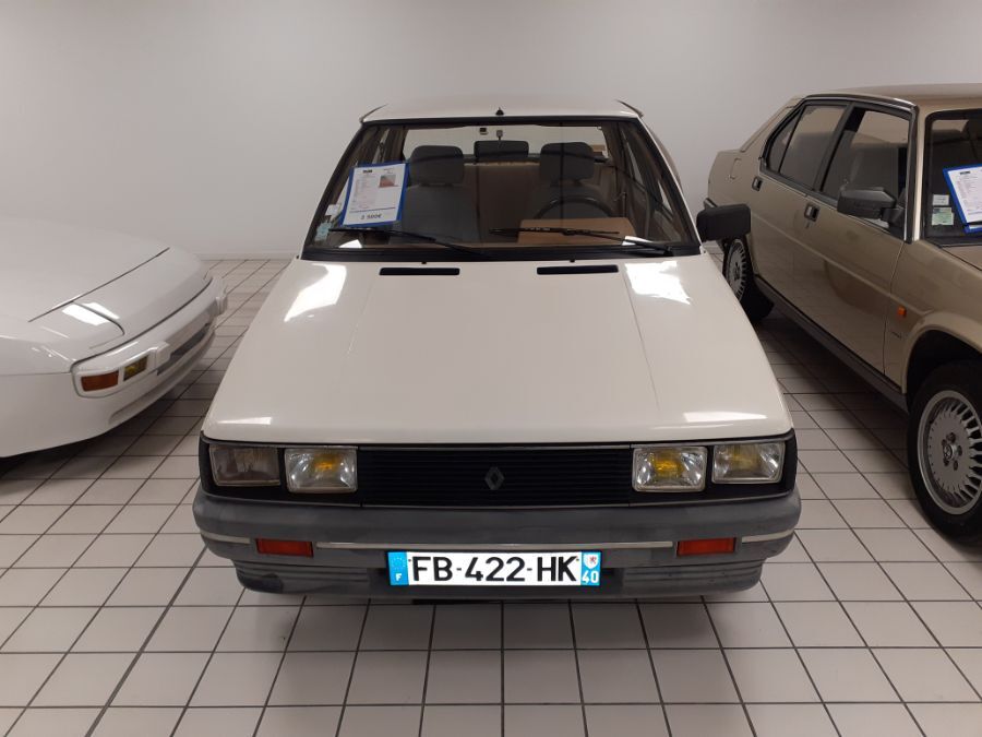 RENAULT R9 - 9 TL 1.4 BROADWAY (1986)